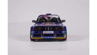 BMW E30 V8 - Drift OttO mobile 1:18 Resinemodell (Türen, Motorhaube... nicht zu öffnen!)